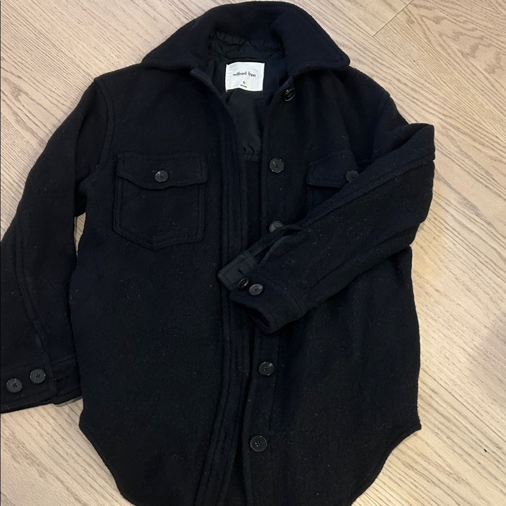 Wilfred free Ganna black jacket